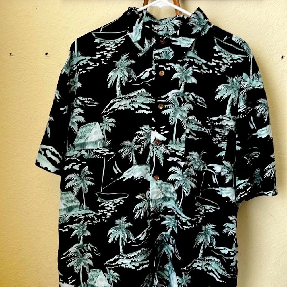 Men Hawaiian shirt